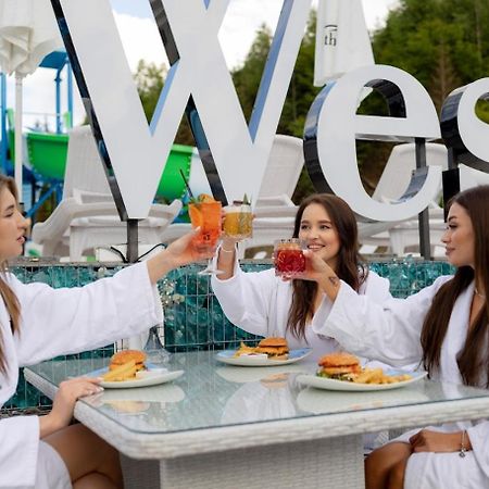 Westhills Cottage Town & Spa 布克维 外观 照片